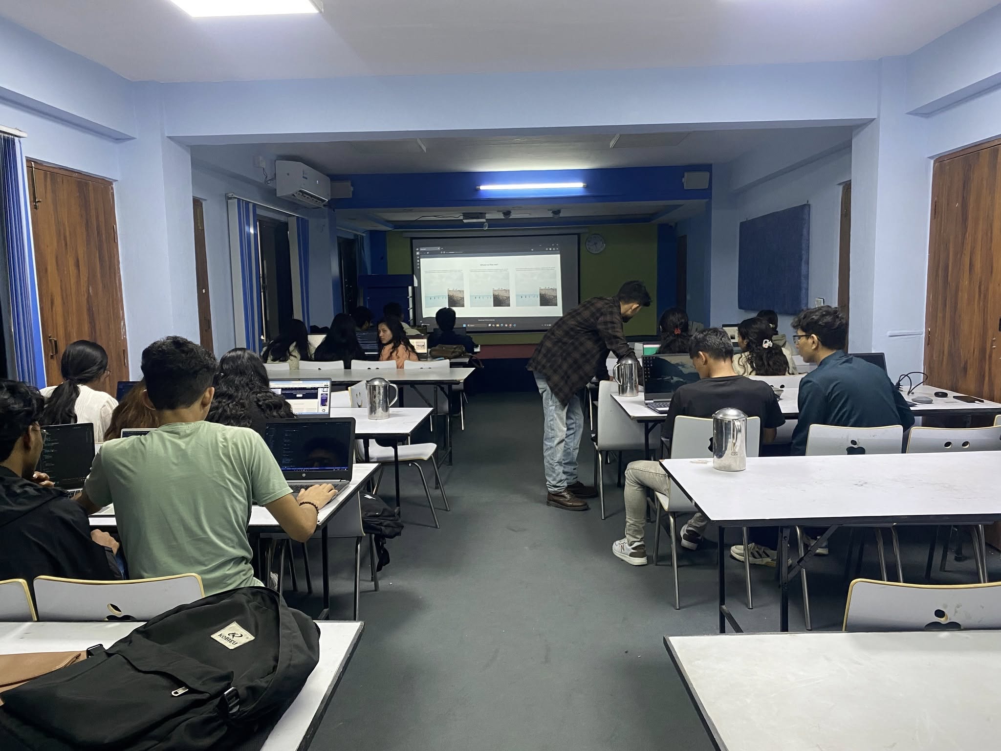 Hands-On Learning in Action: First In-Person Session of Our 21-Day Front-End Bootcamp